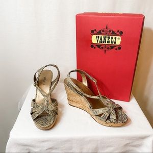 **NWB** VANELI - Snake Wedge Sandal